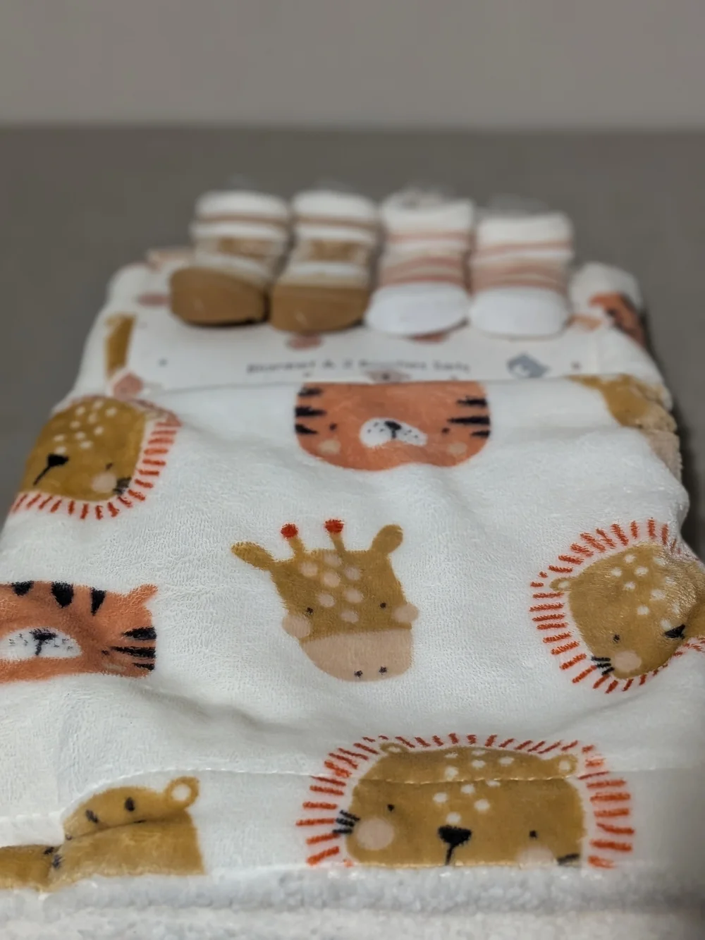 Danbar Baby Blanket And Booty Set NWT Giraffe Leopard Lion